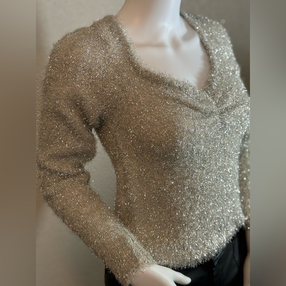 C&V Chelsea & Violet Silver Long Sleeve Metallic Eyelash Sweater - Picture 5 of 10